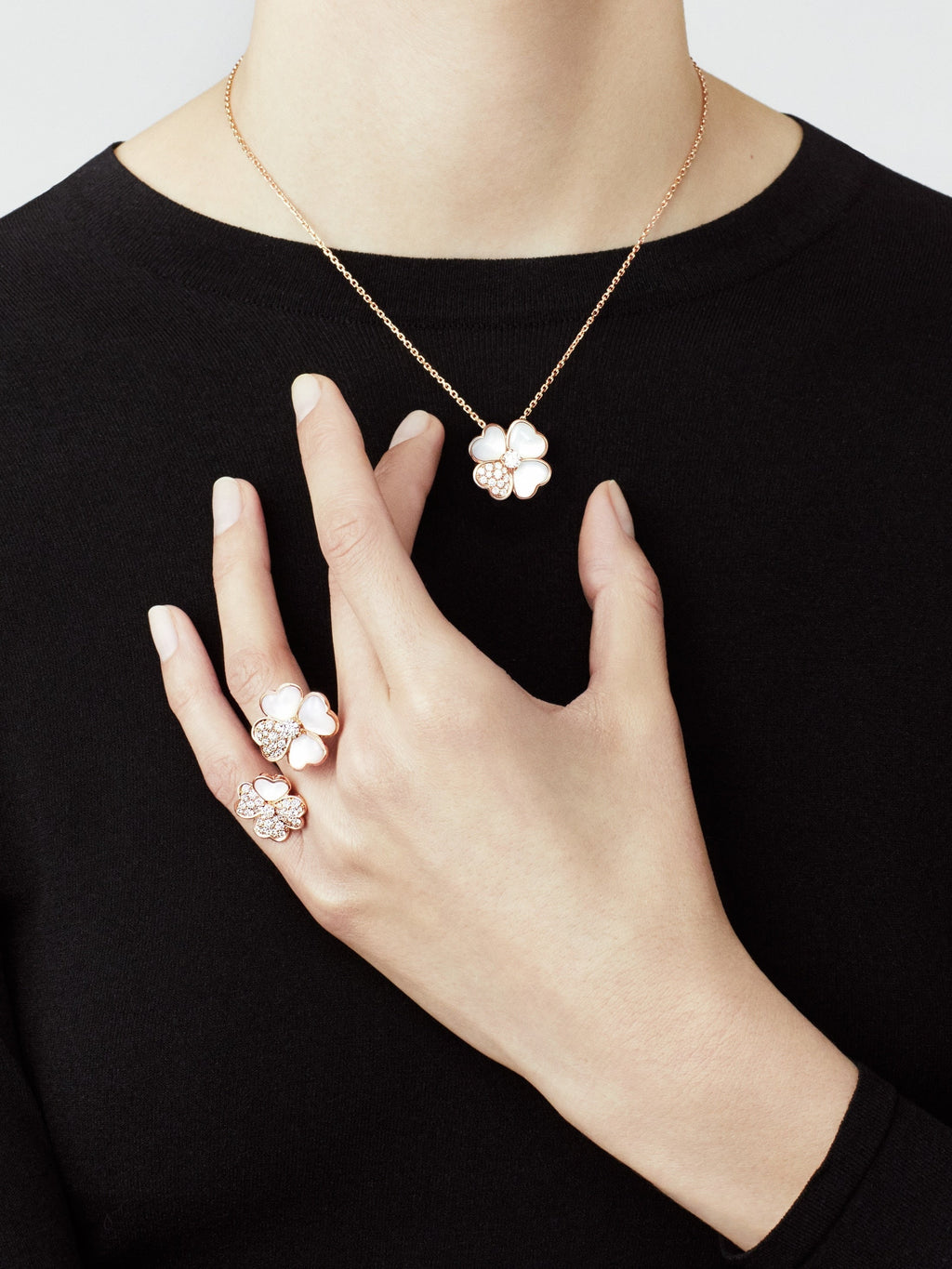18K Van Cleef & Arpels Cosmos Clip pendant Necklace