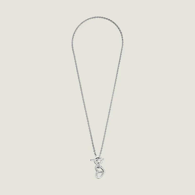 18K Cache-coeur Amulette Pendant Hermès Necklace