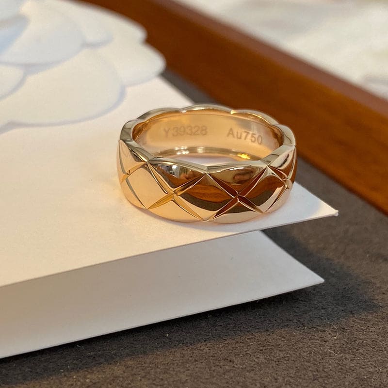 18K Chanel Coco Crush Ring