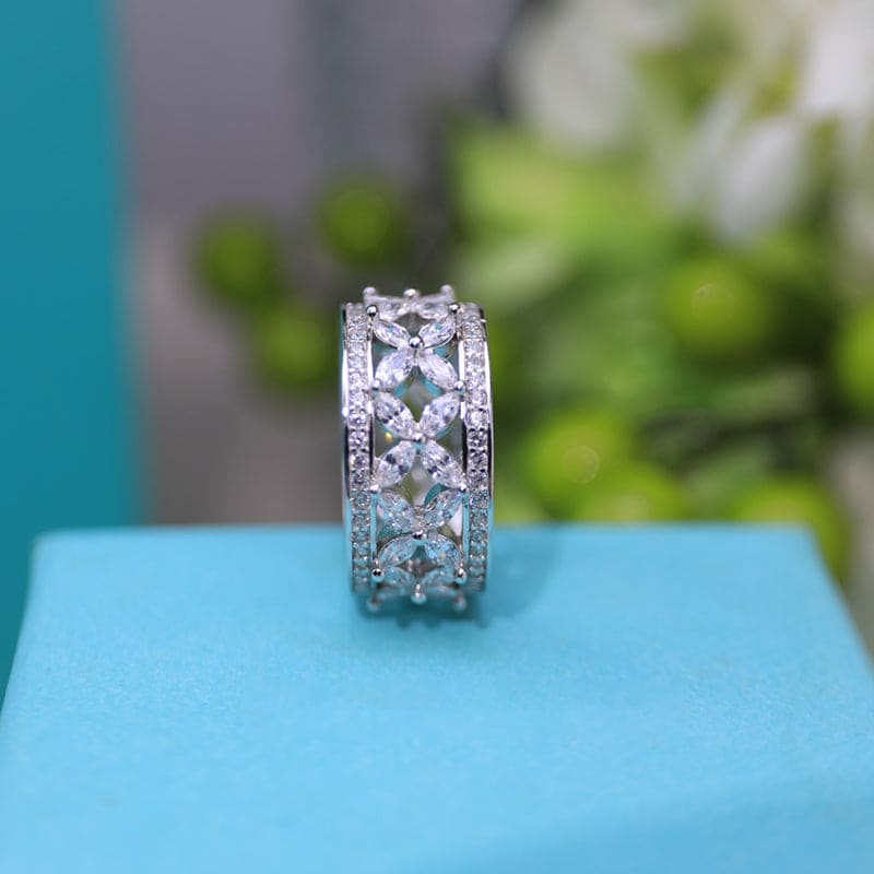 18K Tiffany & Co. Victoria Ring