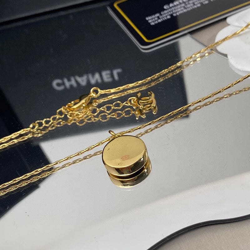 18K Chanel Pendant Necklace