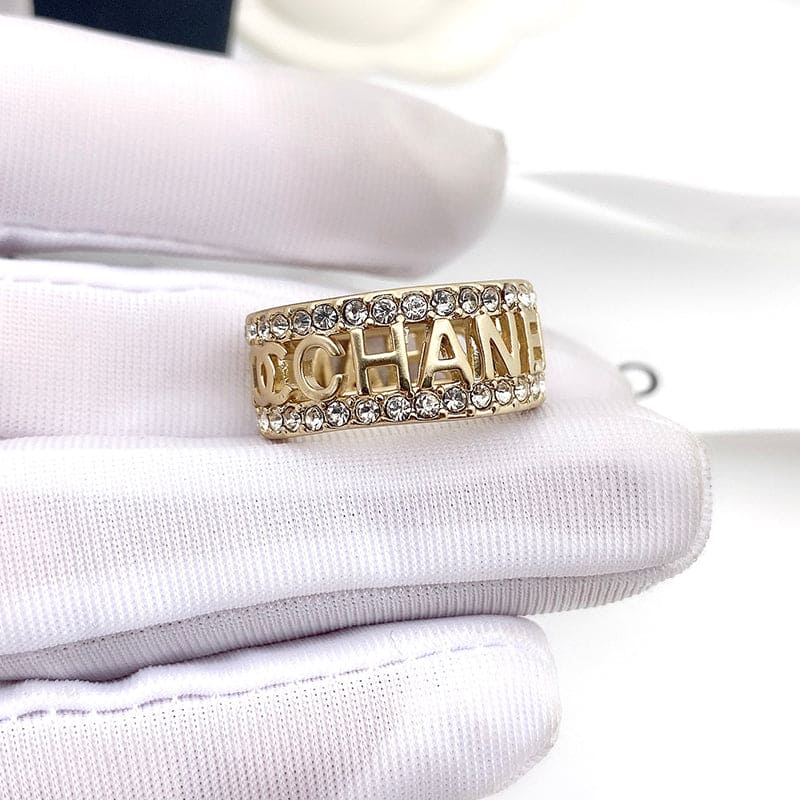 18K Chanel Diamond Ring