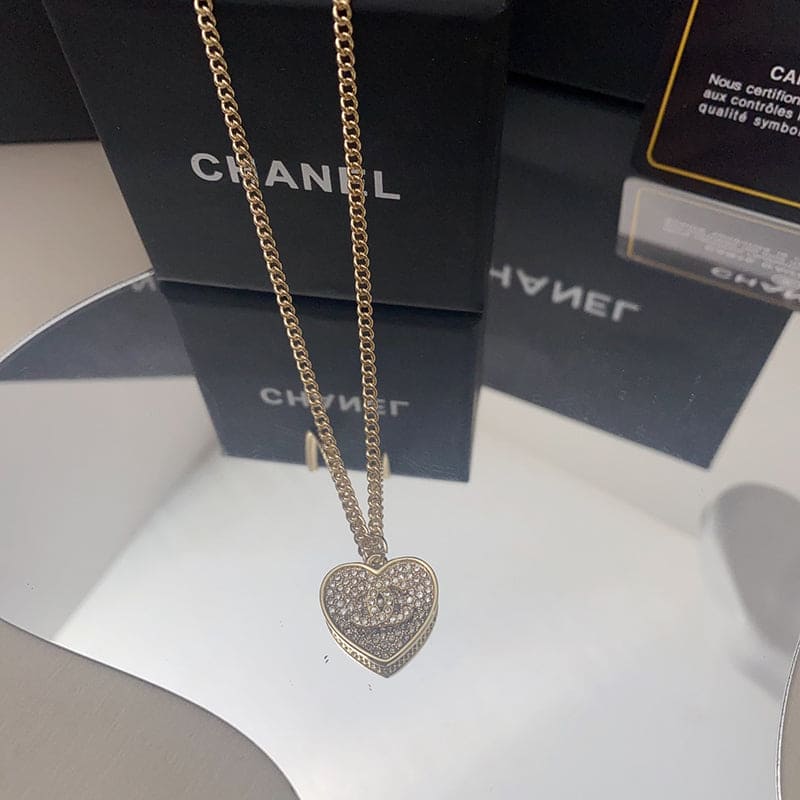 18K Chanel Pink Diamonds Necklace