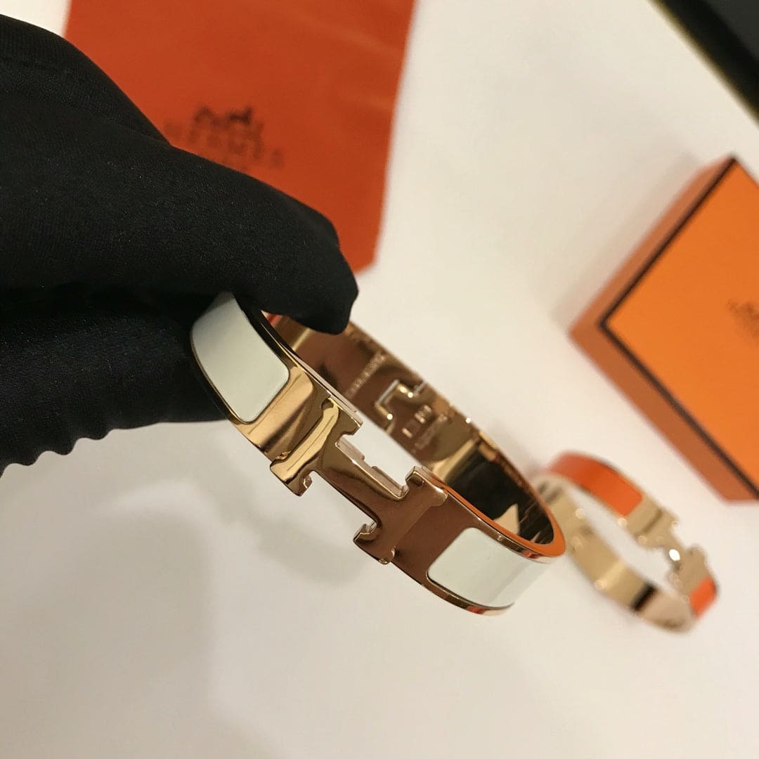 18K Clic Hermès White Bracelet