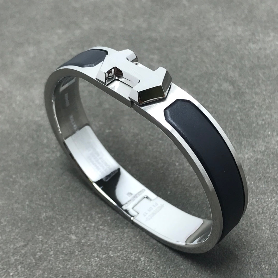 18K Super Hermès Black Bracelet