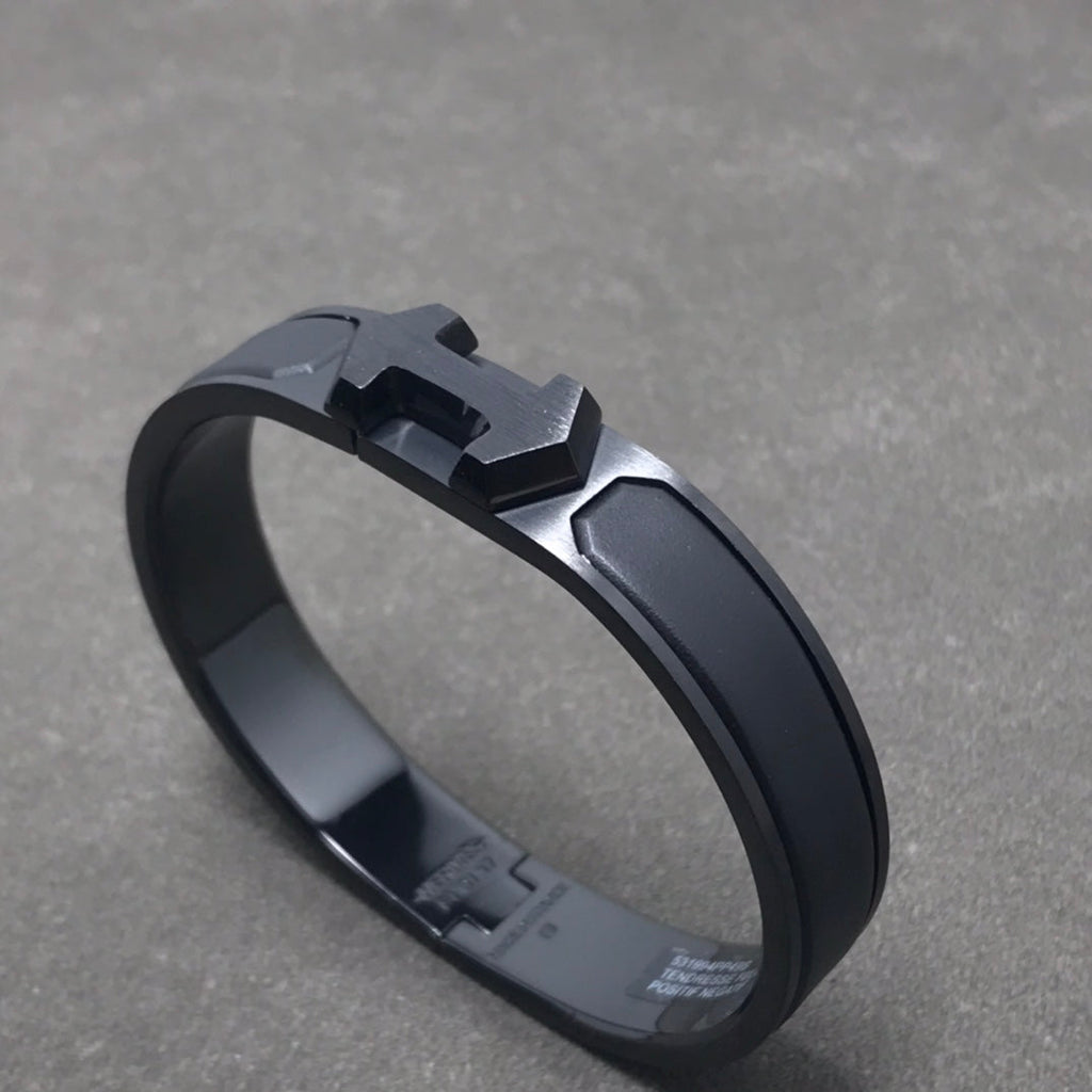 18K Super Hermès Black Bracelet