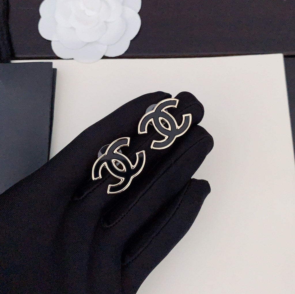 18K Chanel Black Earrings