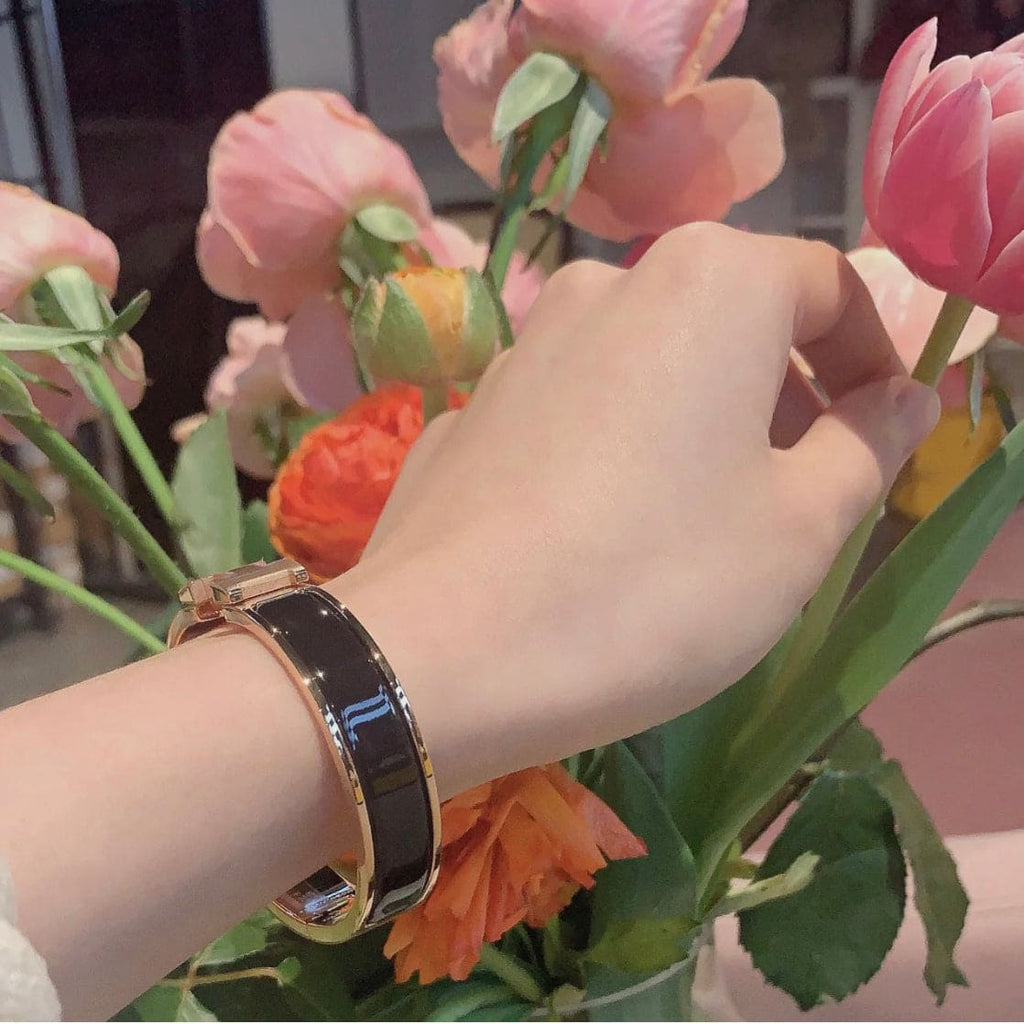 18K Clic Hermès Black Bracelet