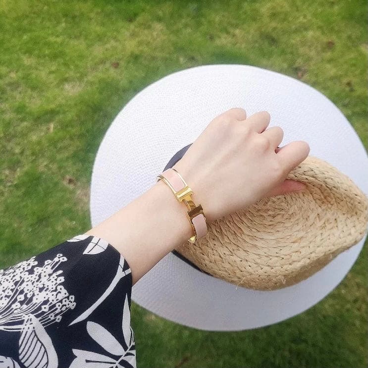 18K Clic Hermès Pink Bracelet