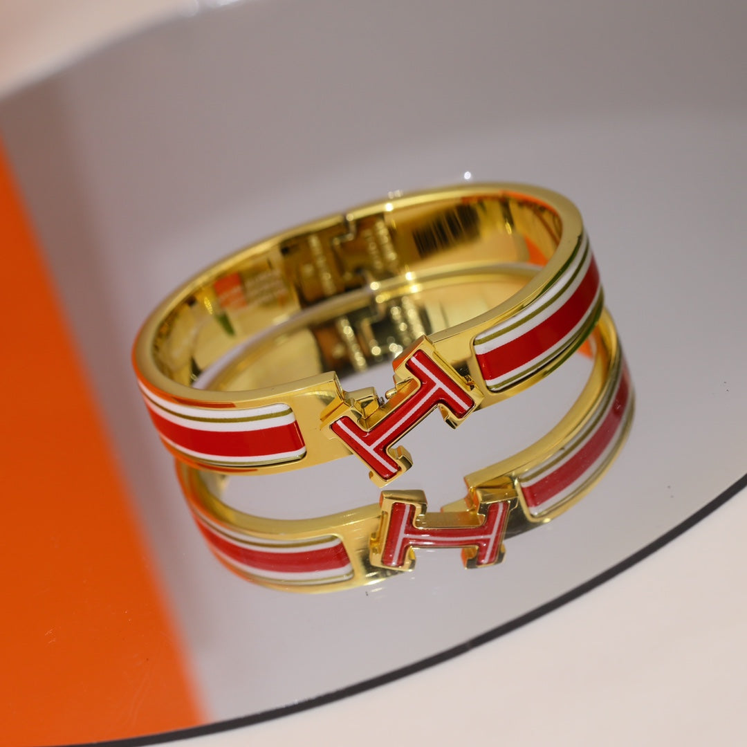 18K Clic Hermès Red & White Bracelet