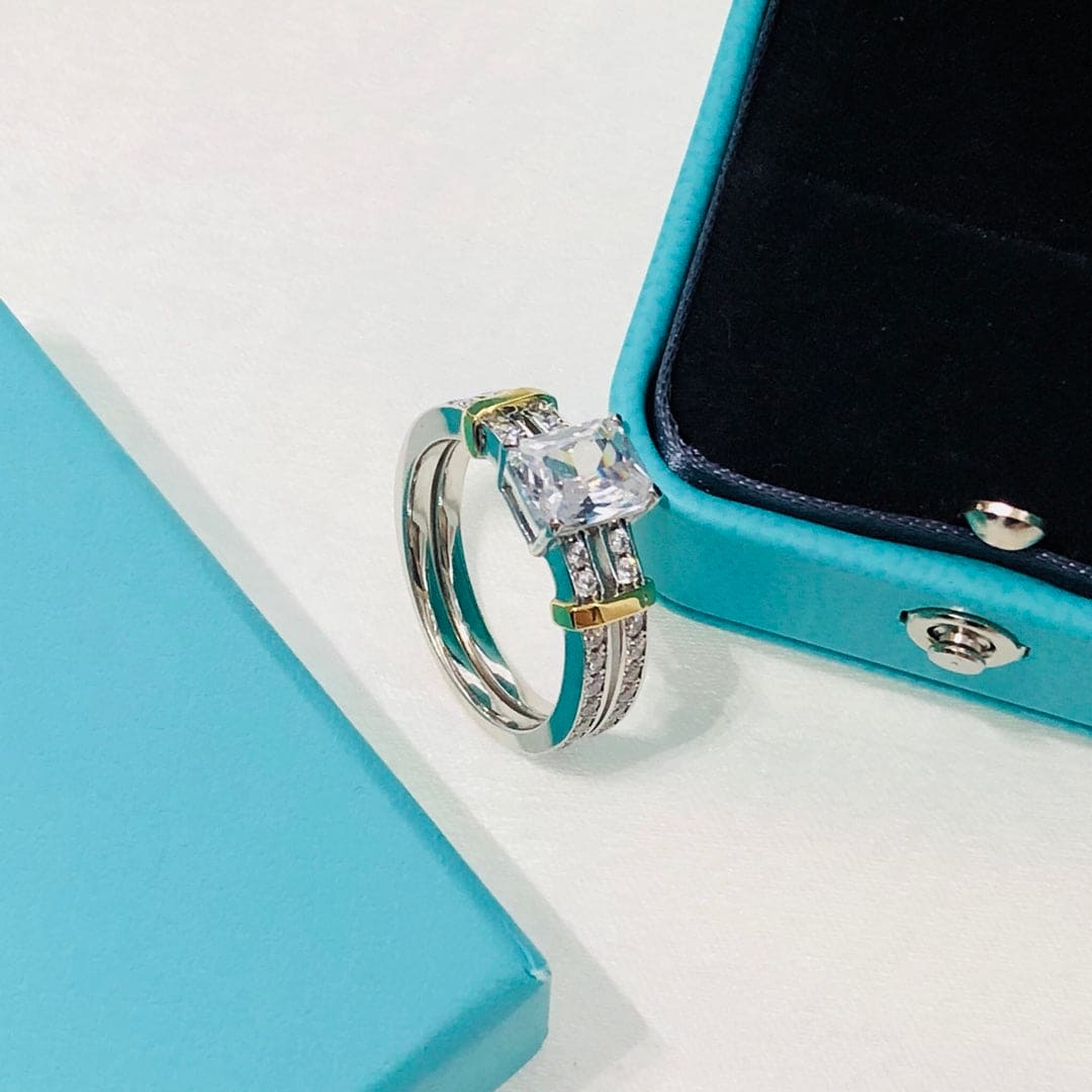 18K Tiffany & Co. Diamonds Ring