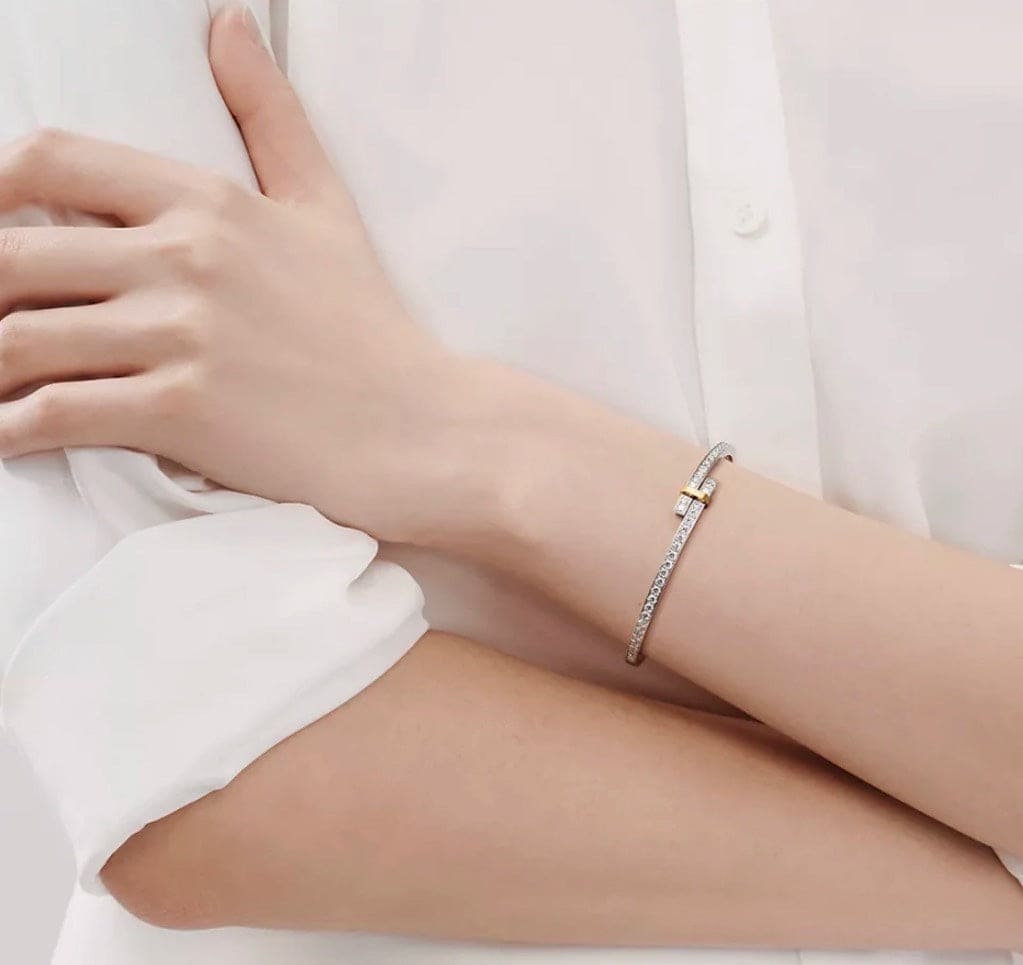 18K Tiffany & Co. Edge Hinged Bypass Bangle Bracelet