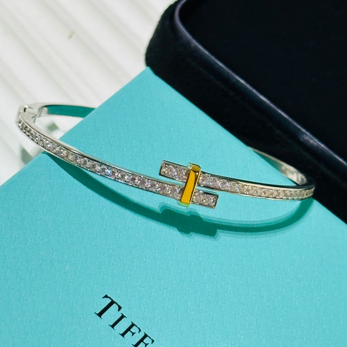 18K Tiffany & Co. Edge Hinged Bypass Bangle Bracelet