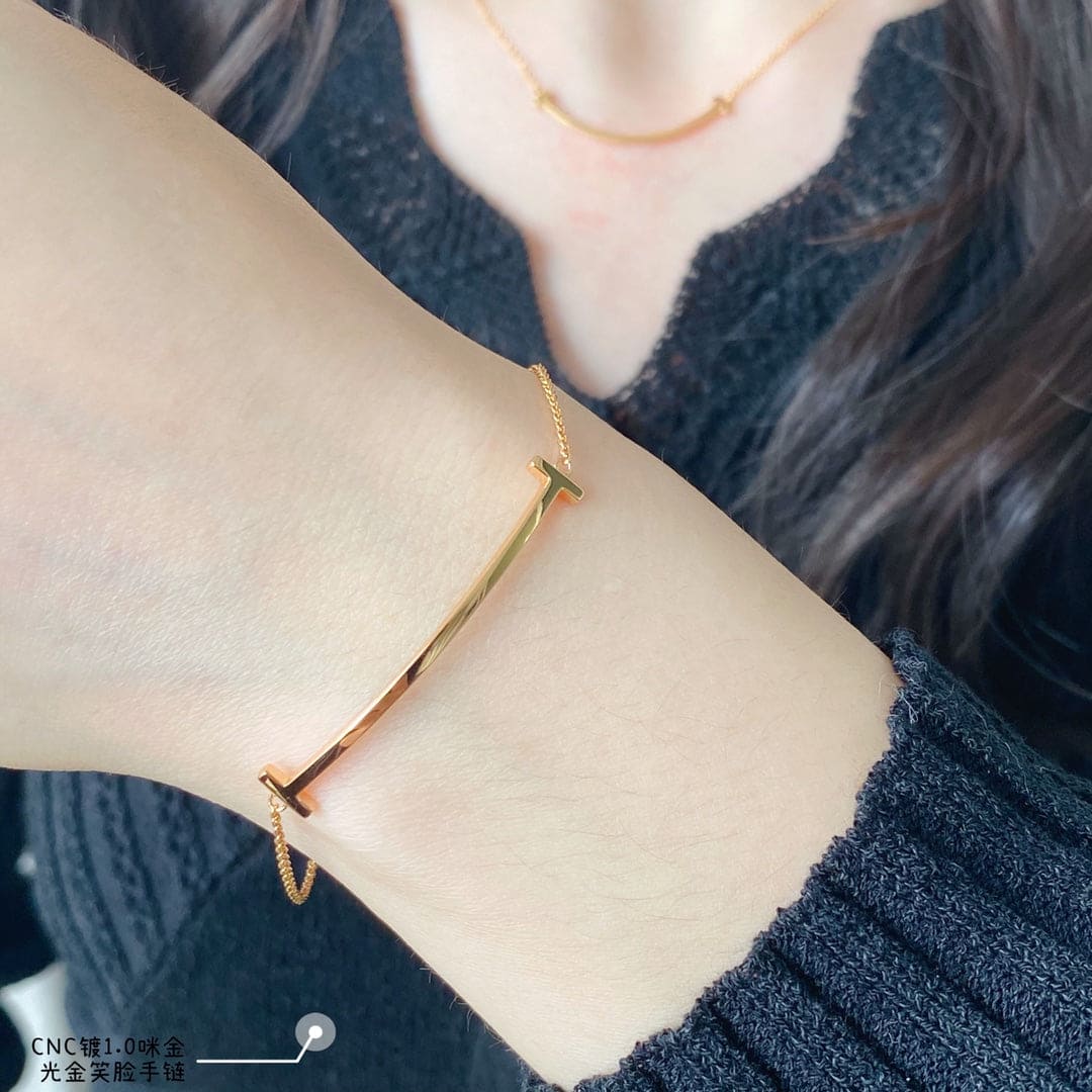 18K Tiffany & Co. Smile Bracelet