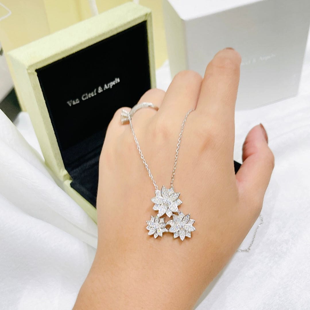 18K Van Cleef & Arpels Three Flowers Lotus Necklace