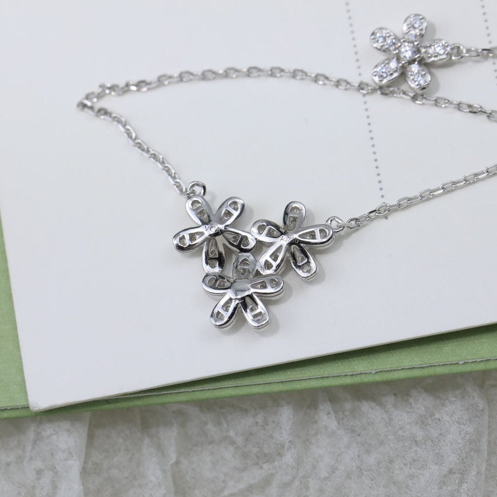 18K Van Cleef & Arpels Three Flowers Socrate Necklace