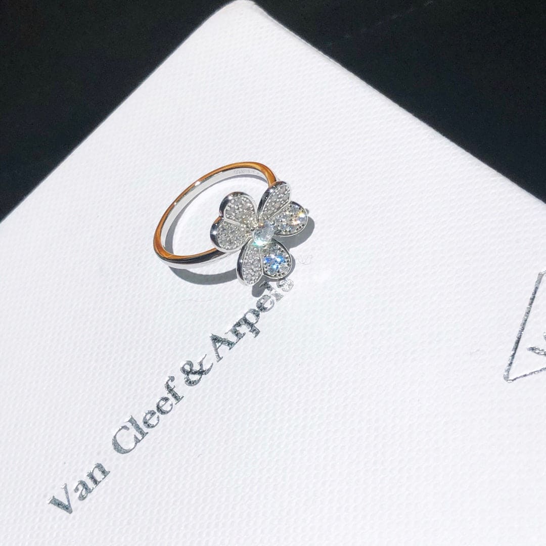 18K Van Cleef & Arpels Frivole Ring