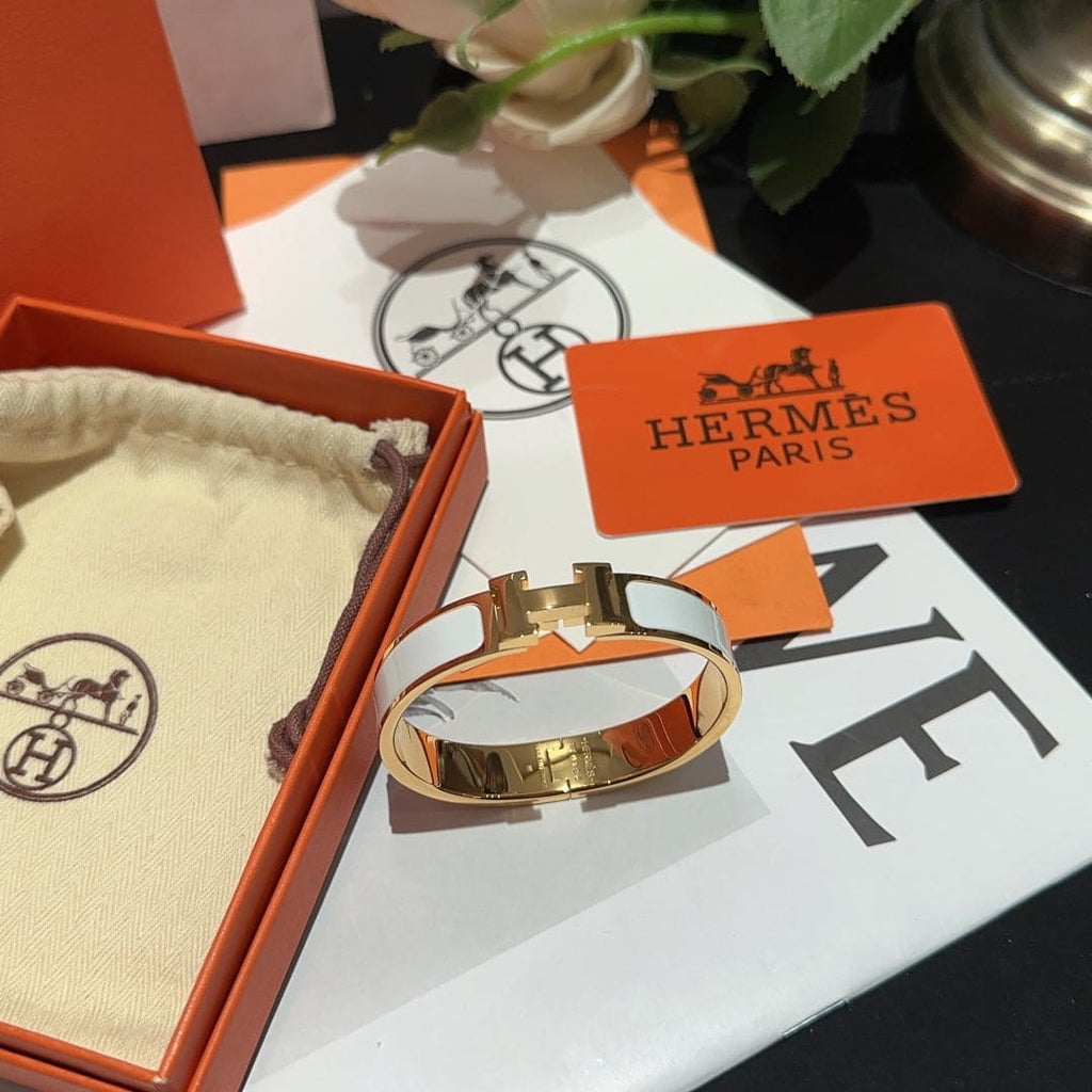 18K White Clic Hermès Bracelet