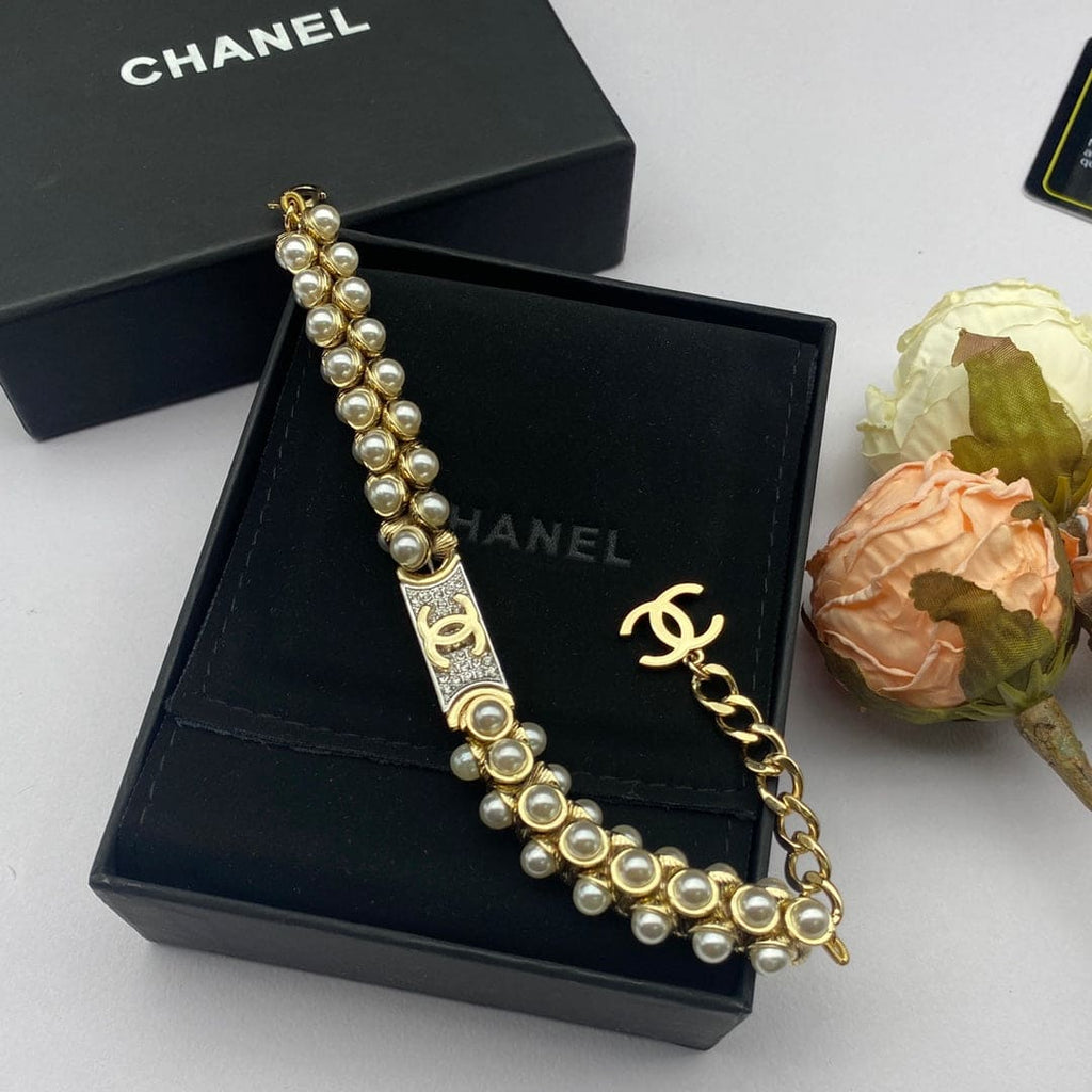 18K Chanel Pearls Chain Necklace