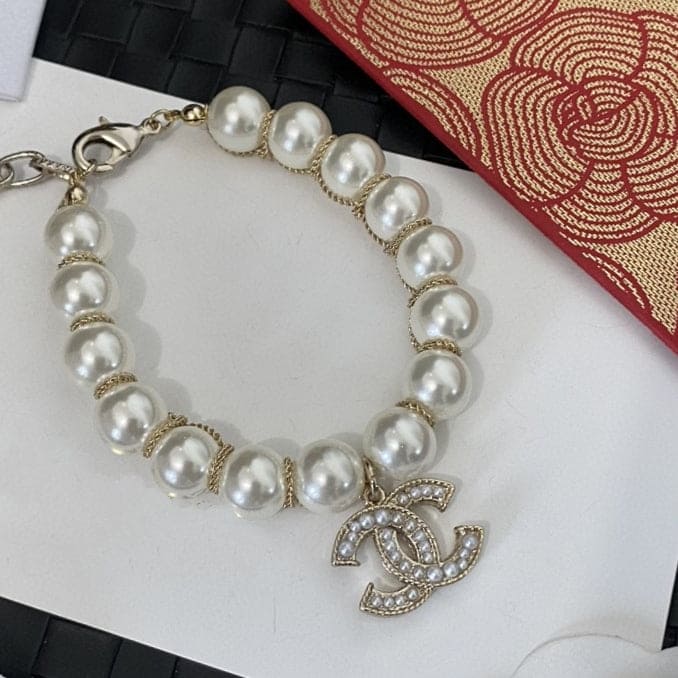 18K Pearls Chanel Bracelet