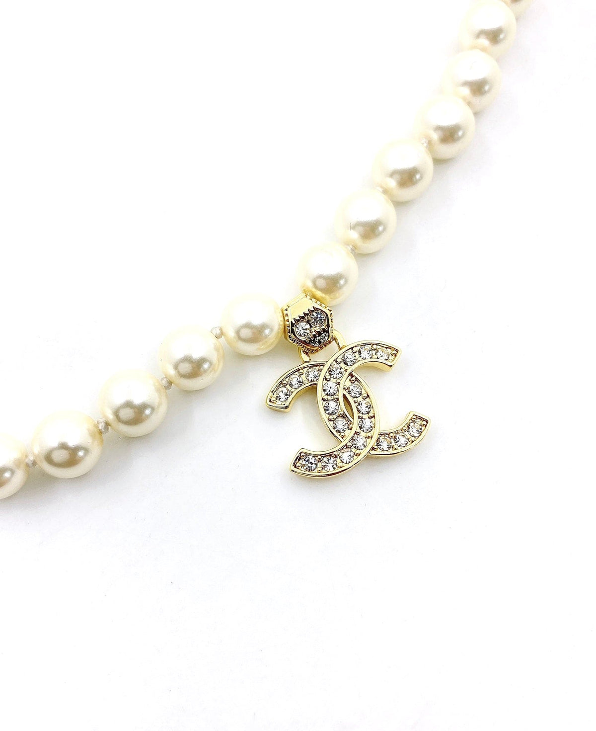 18K Chanel Diamonds Pearls Necklace