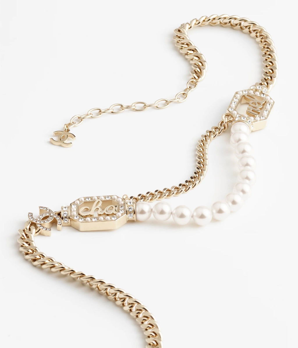 18K Chanel Diamonds Necklace