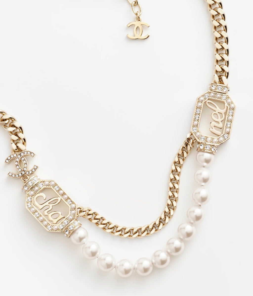 18K Chanel Diamonds Necklace