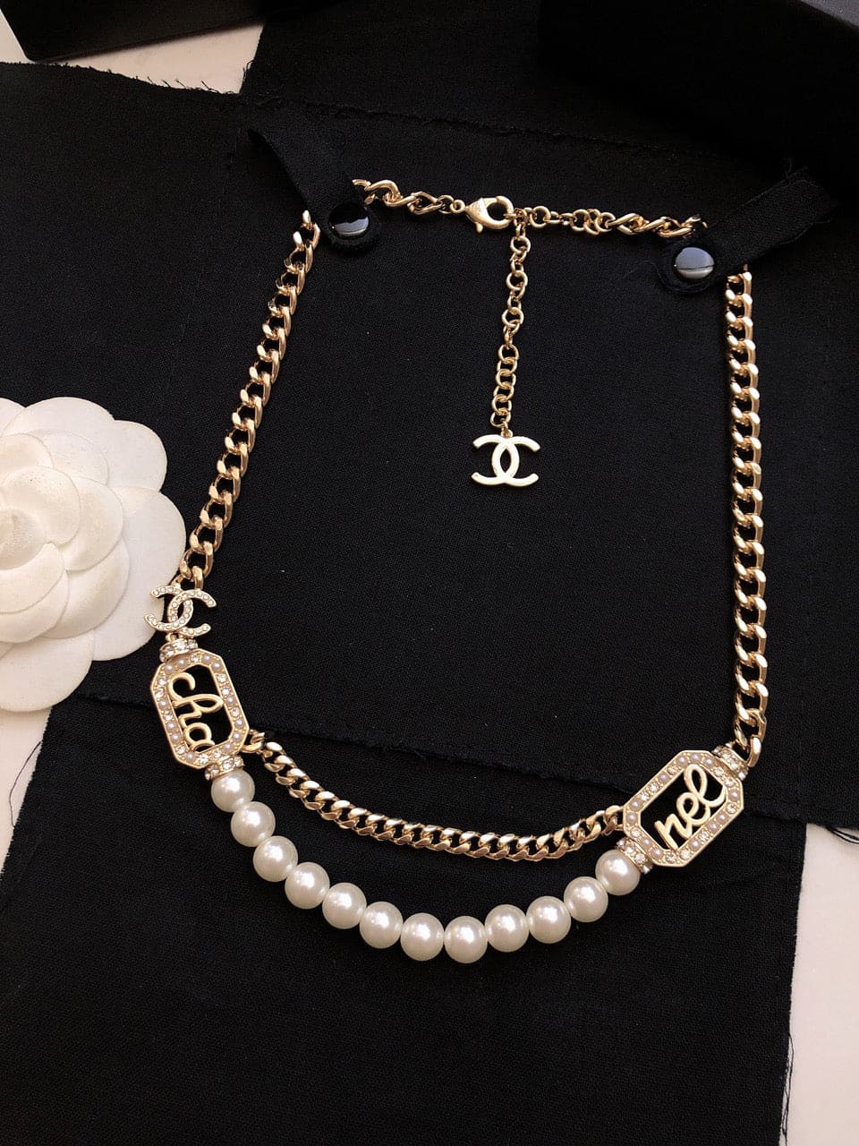 18K Chanel Diamonds Necklace
