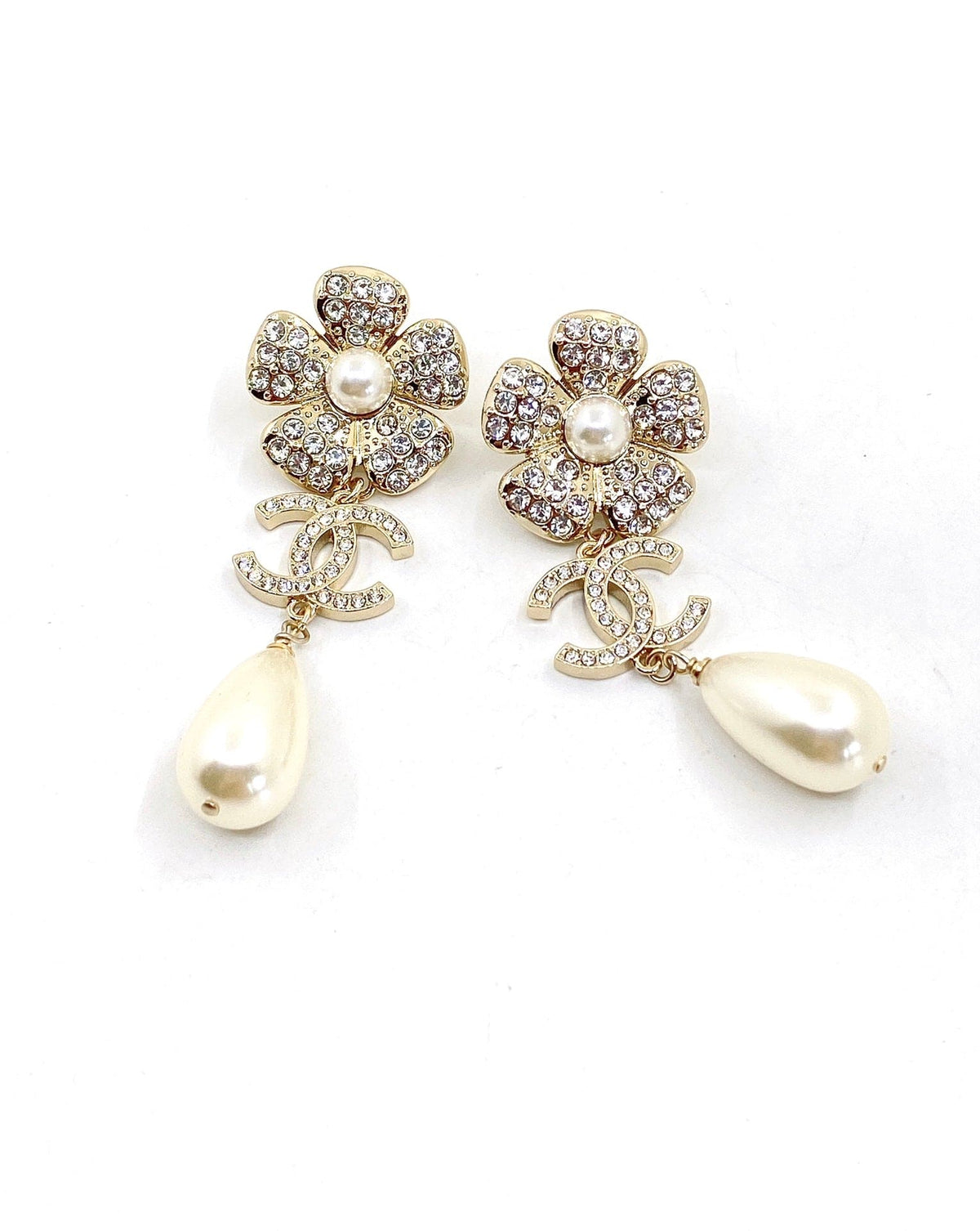 18K Chanel Pearl Flowers Earrings