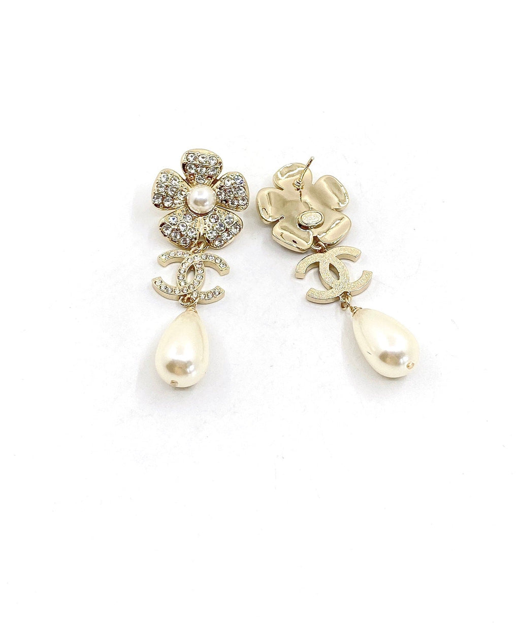 18K Chanel Pearl Flowers Earrings
