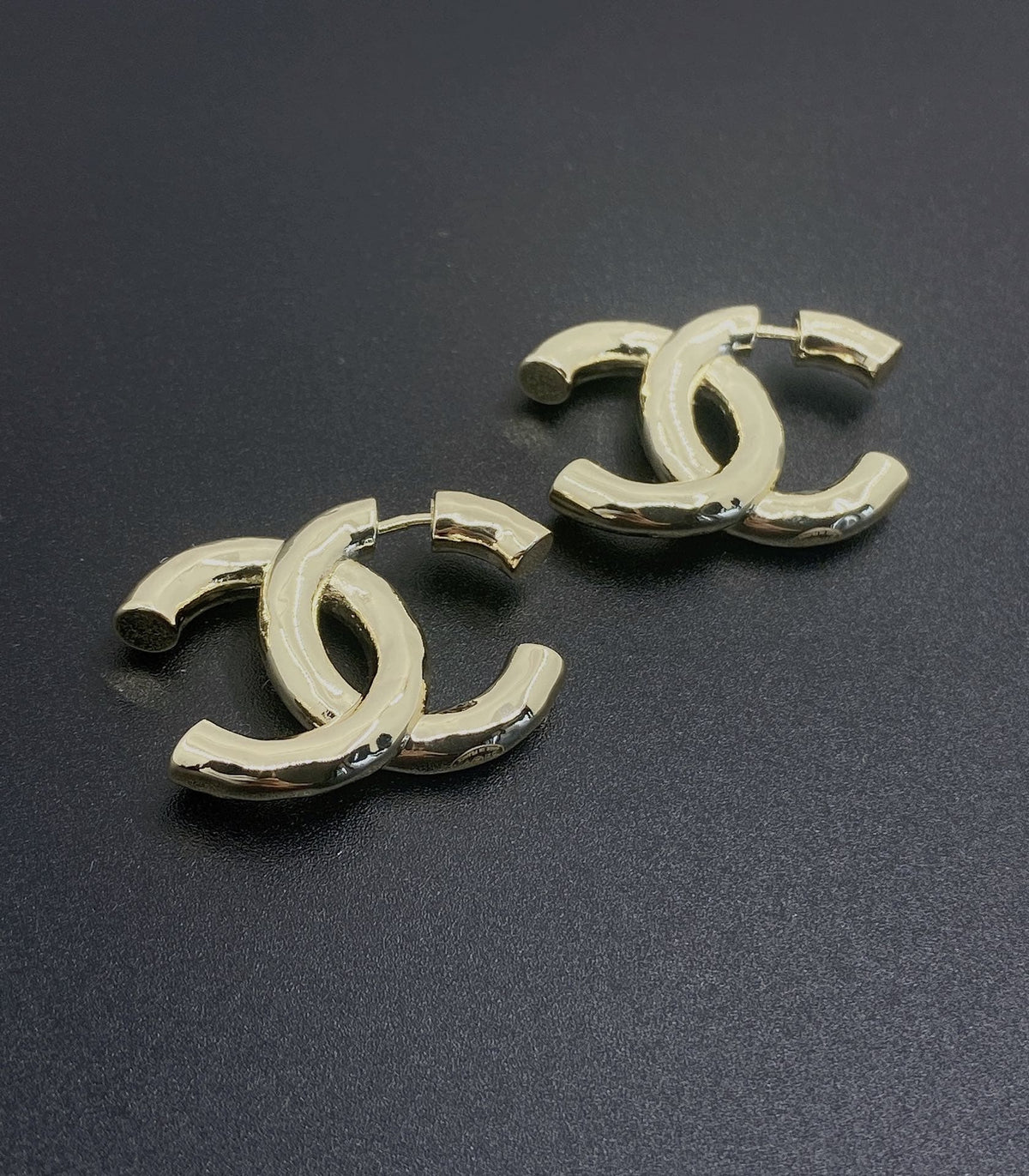 18K Chanel Gold Earrings