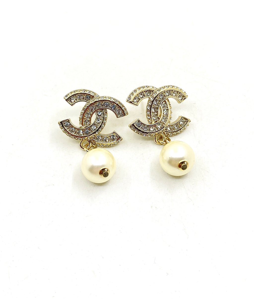 18K Chanel Pearls Earrings