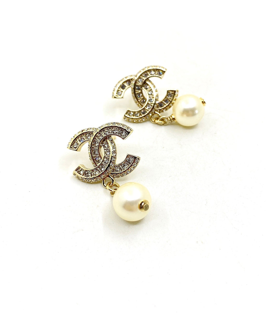18K Chanel Pearls Earrings