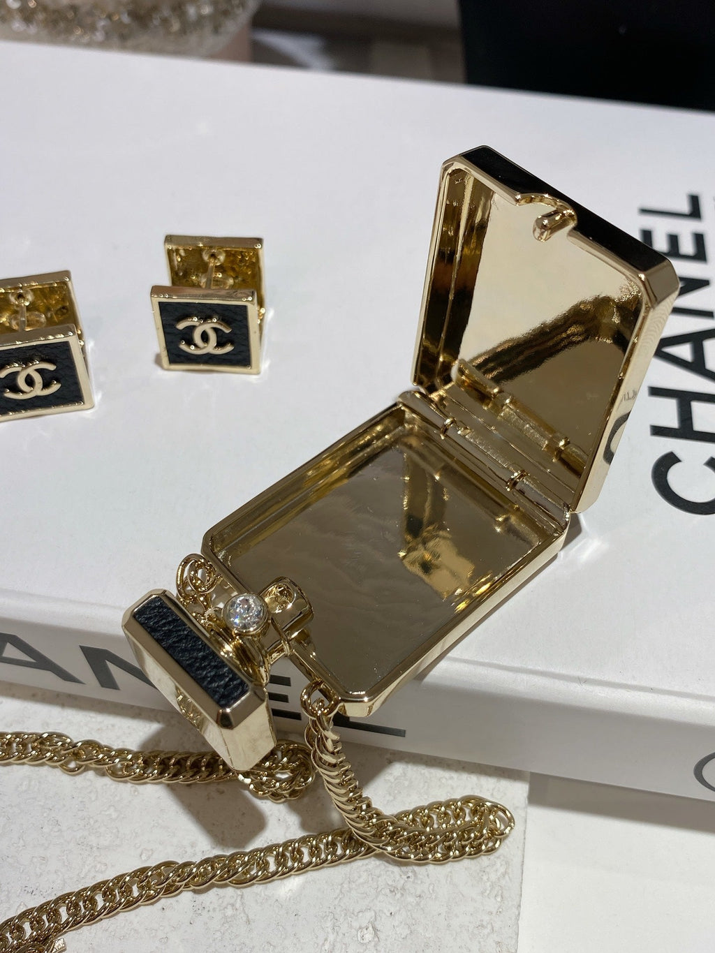 18K Chanel No.5 Perfume Pendant Vintage Necklace