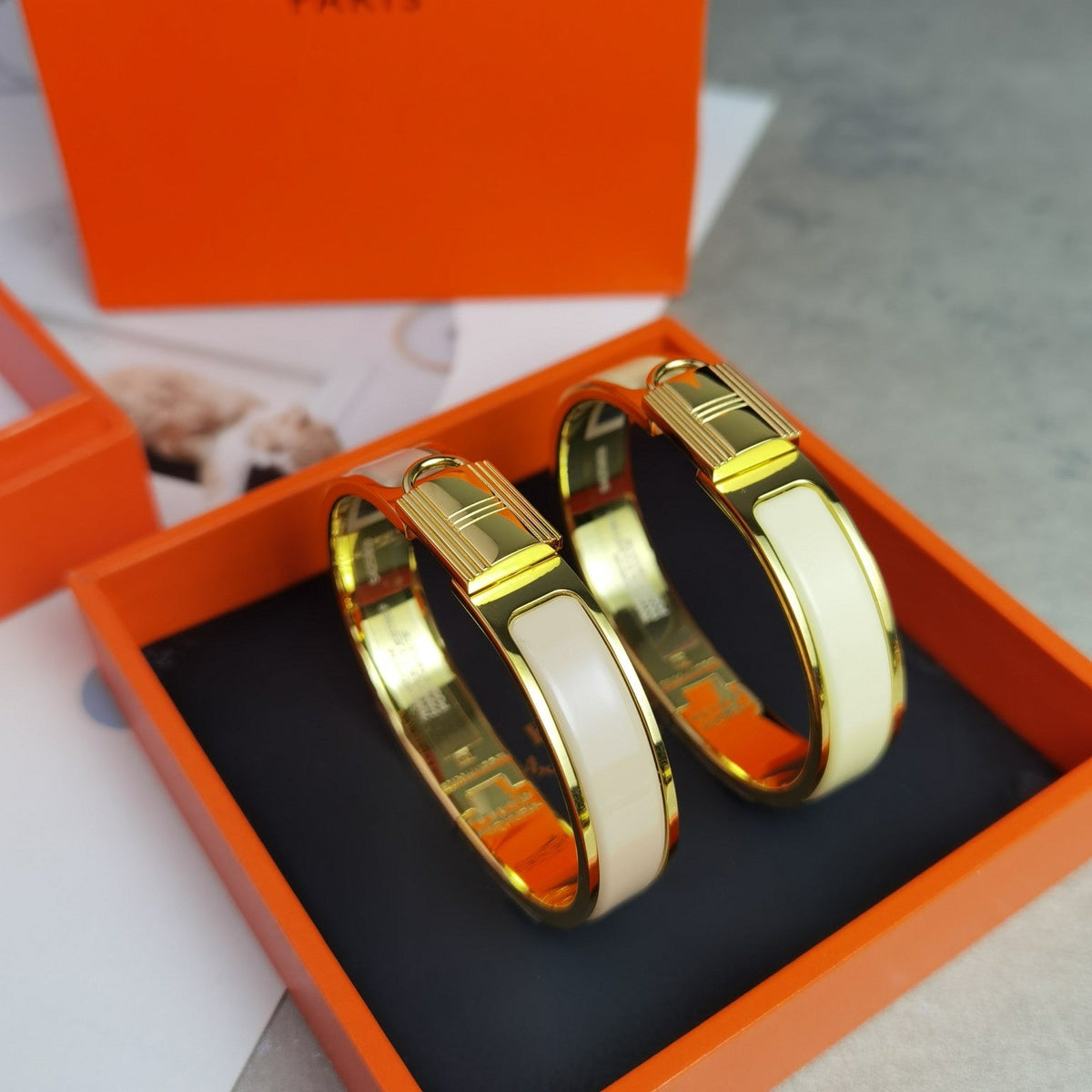 18K Clic Cadenas Light Brown Hermès Bracelet