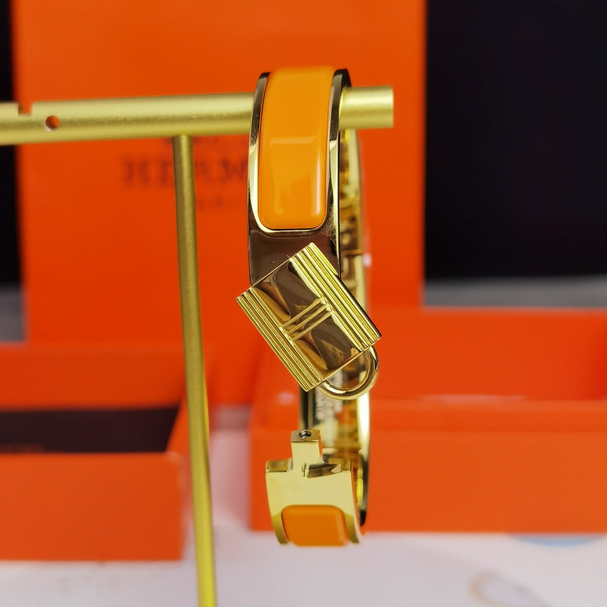 18K Clic Cadenas Orange Hermès Bracelet