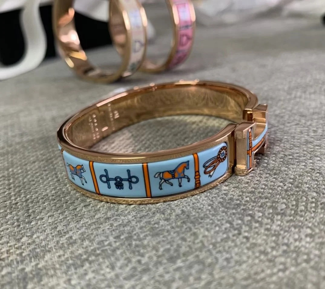 18K Clic Hermès Couvertures Blue Bracelet