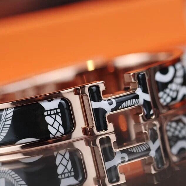 18K Clic Hermès Panoplie Equestre Black Bracelet
