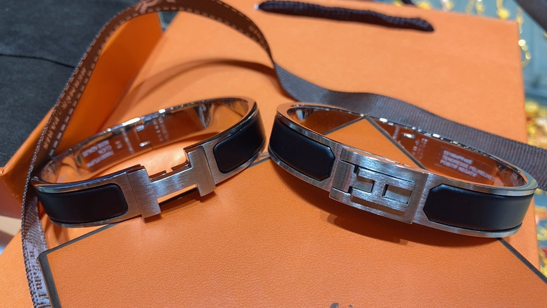 18K Jet Black Hermès Bracelet