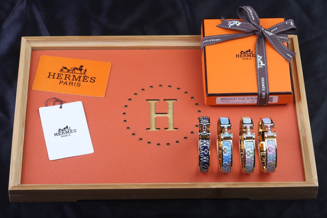 18K Clic Hermès H Lift Black Bracelet