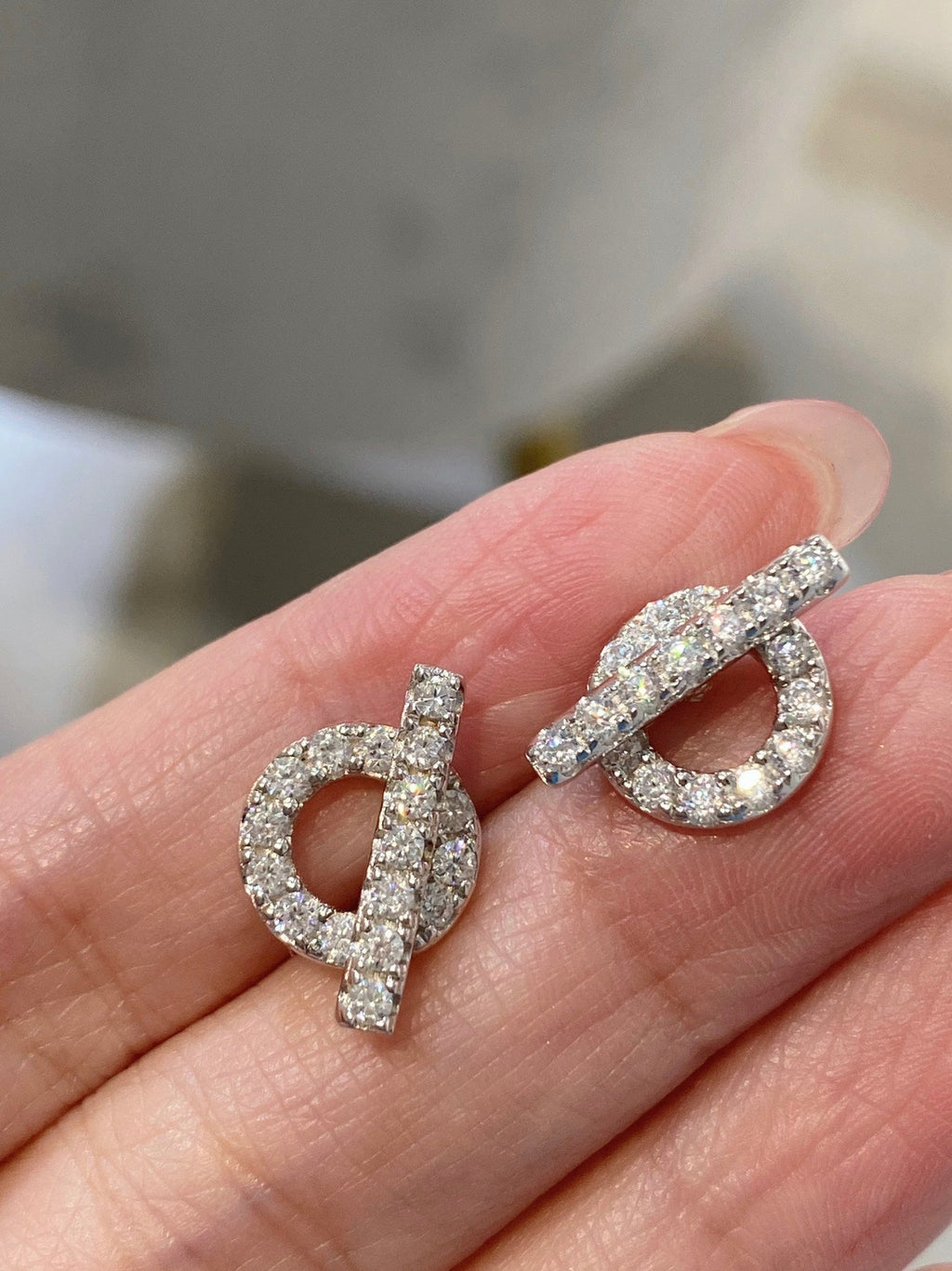 18K Finesse Diamond Stud Hermès Earrings