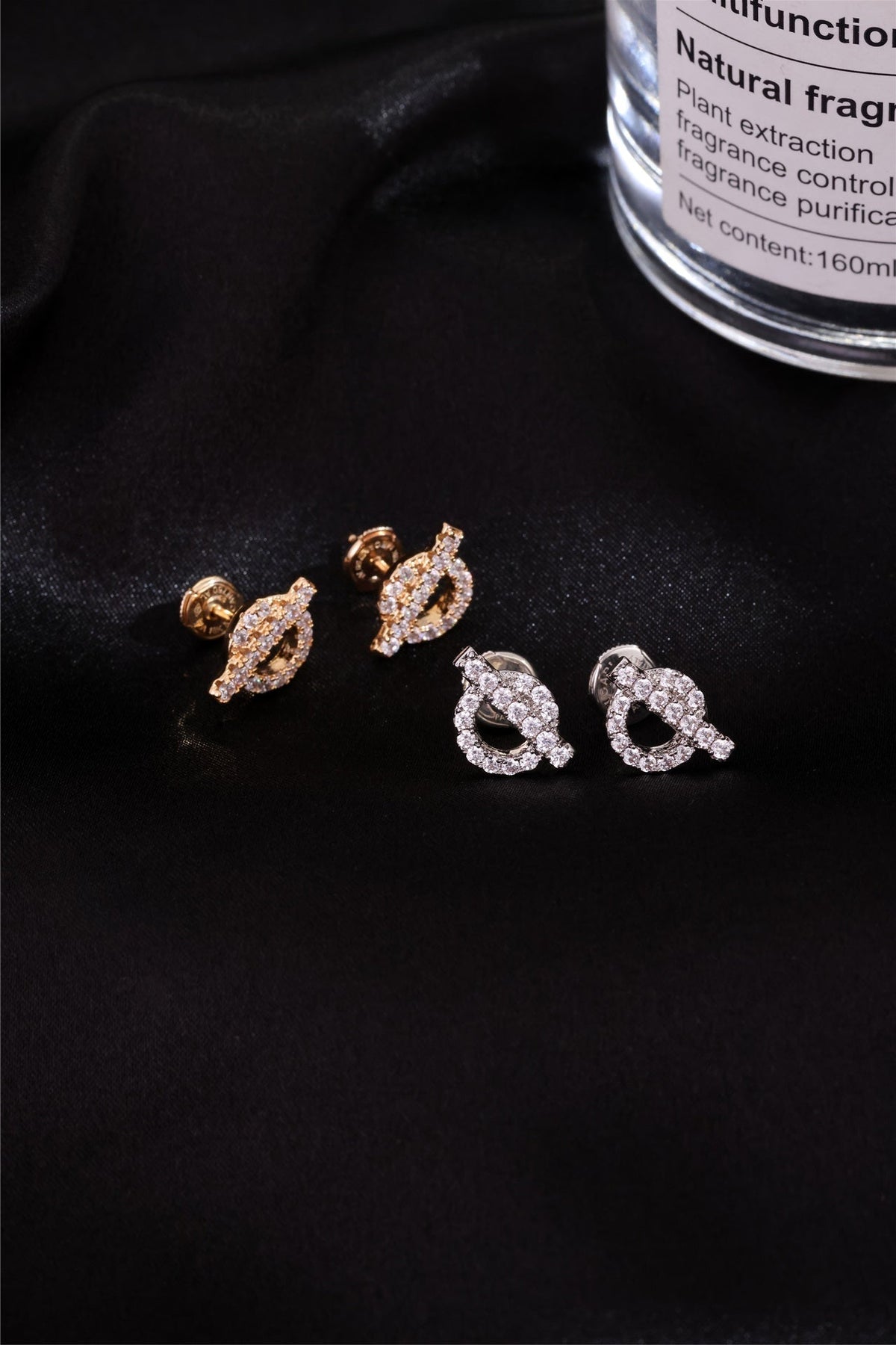 18K Finesse Diamond Stud Hermès Earrings
