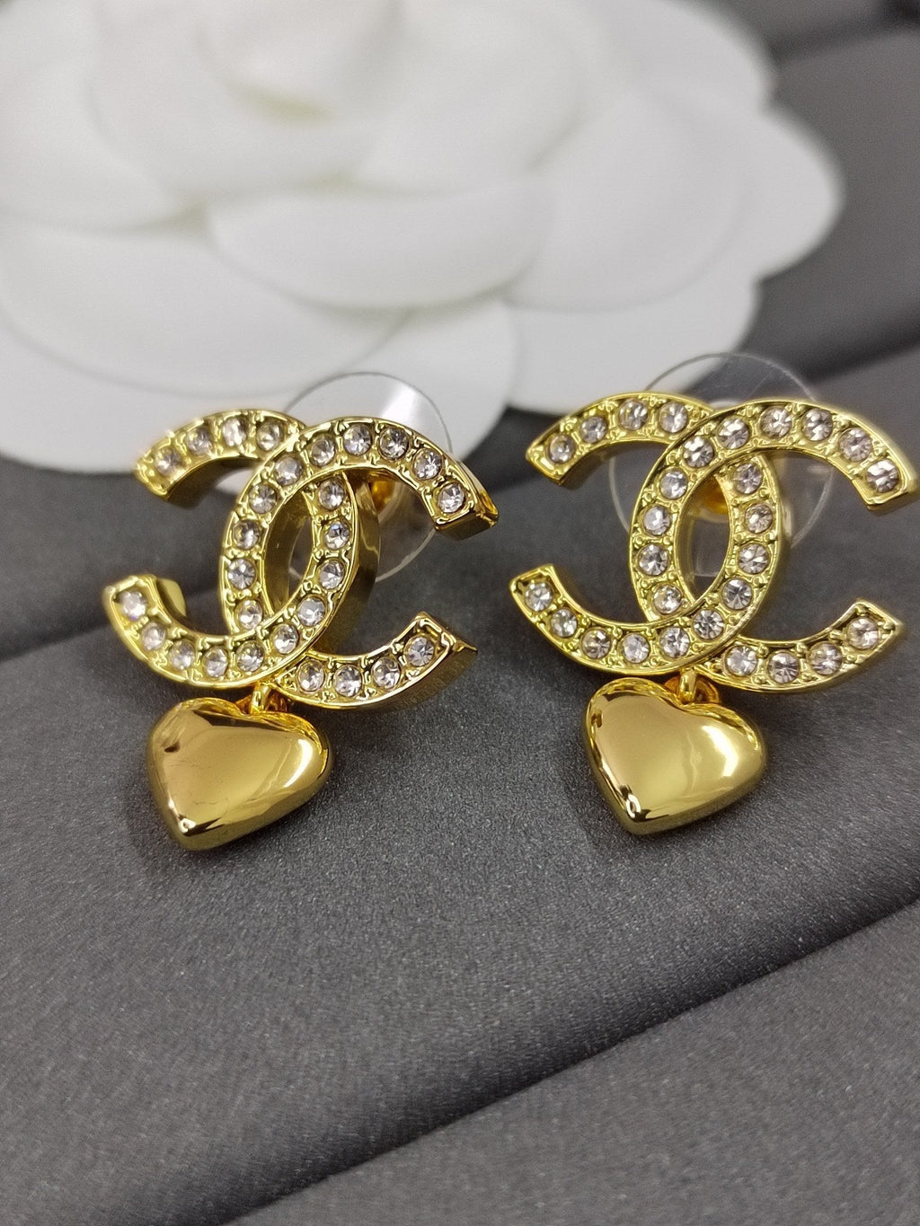 18K Classic Chanel Diamond Heart Earrings
