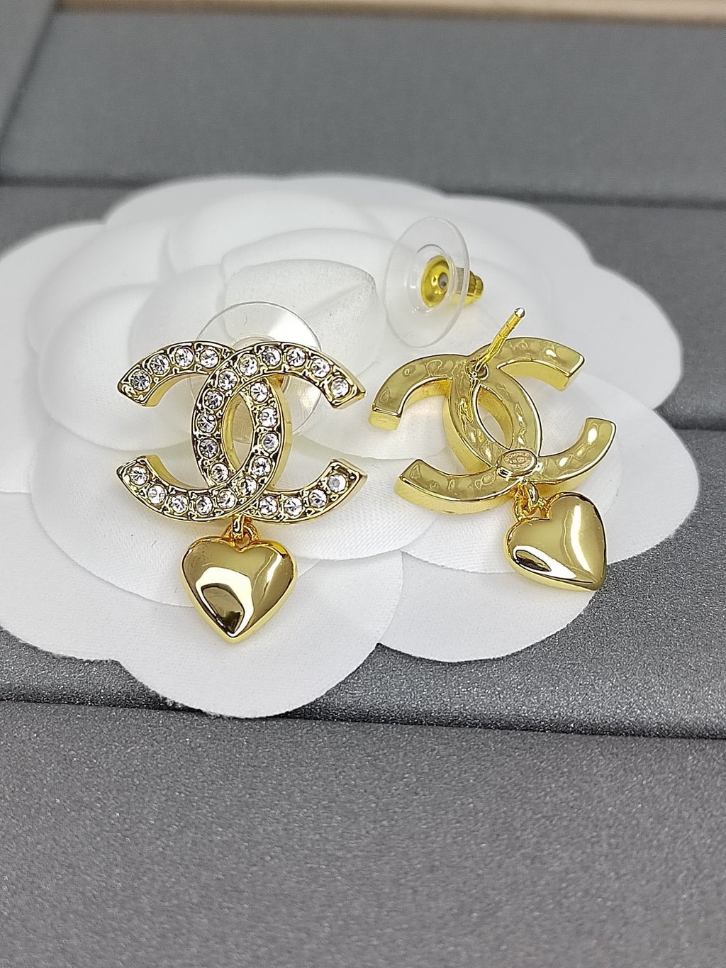 18K Classic Chanel Diamond Heart Earrings