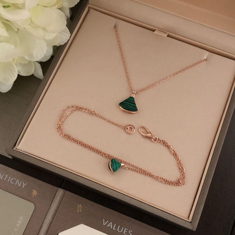 18K BVLGARI DIVAS' DREAM Malachite Bracelet