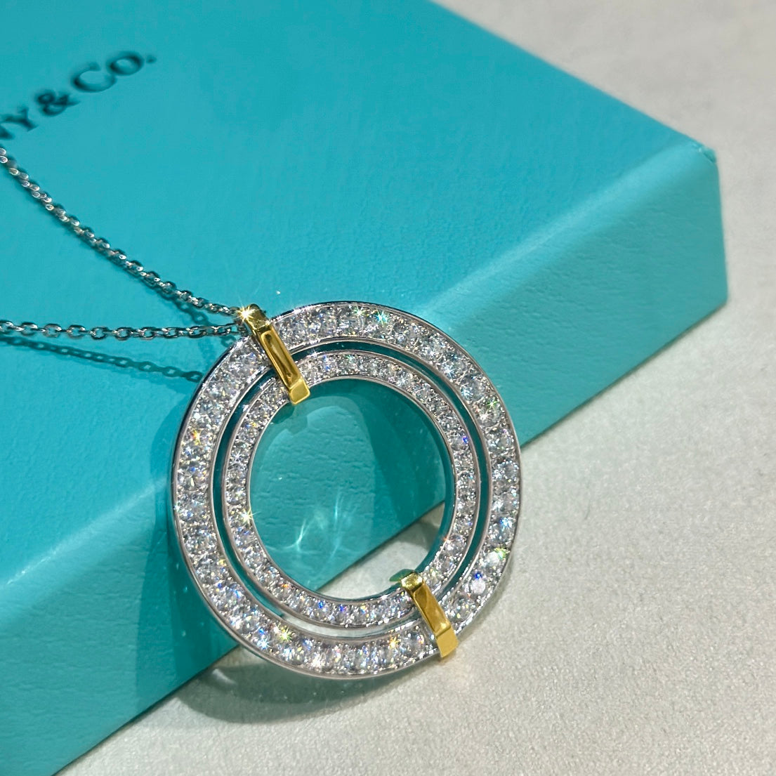 18K Tiffany & Co. Edge Circle Diamond Pendant Necklace