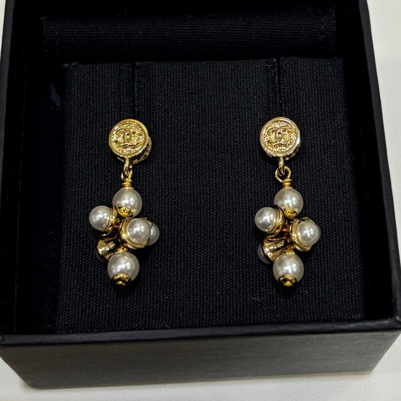 18K Chanel Grape Pearl Gold Earrings