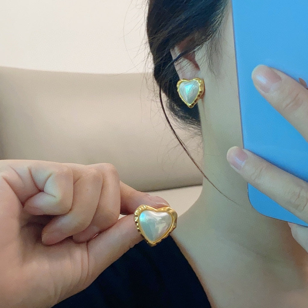 18K Chanel Heart Pearl Earrings