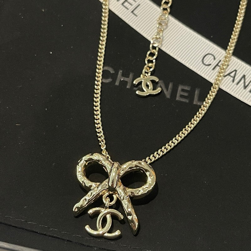 18K Chanel Gold Bow Tie Necklace