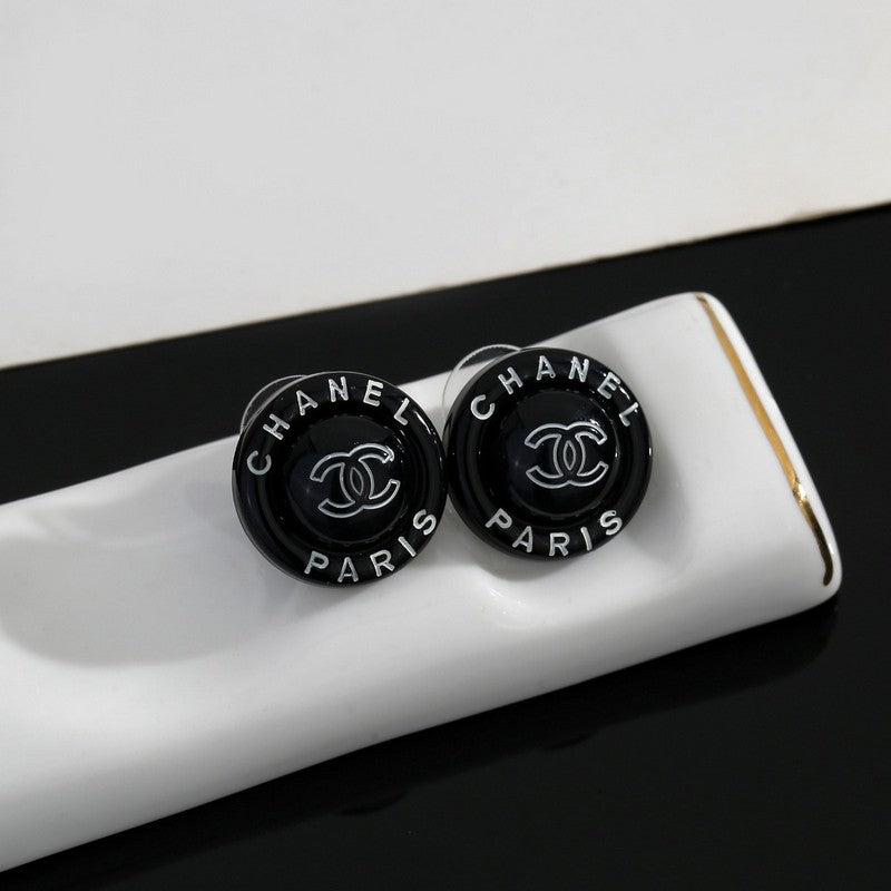 18K Chanel Black Round Earrings